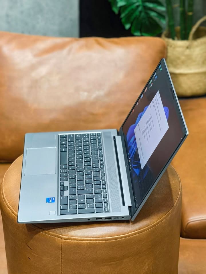 HP Core i7-13700H