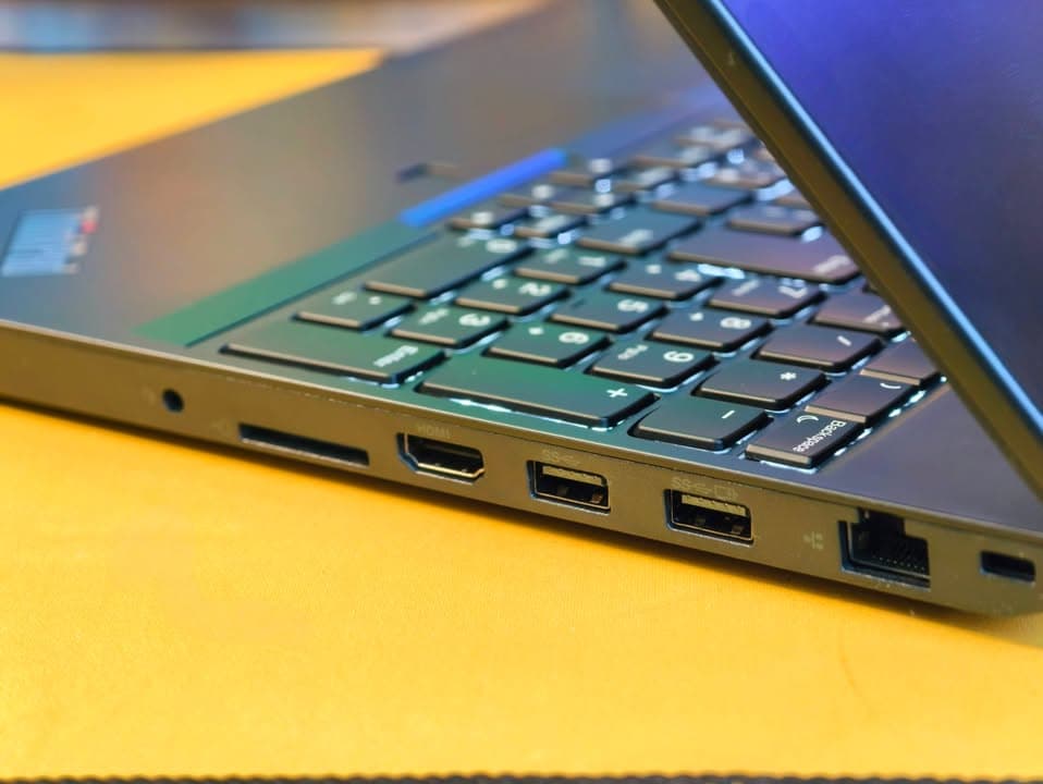 Lenovo ThinkPad P15v Gen 2
